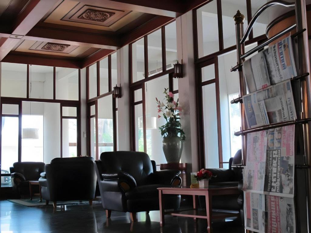 Beverly Hill Park Hotel Nakhon Sawan Buitenkant foto