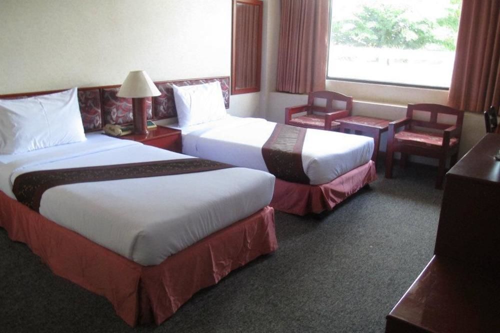Beverly Hill Park Hotel Nakhon Sawan Buitenkant foto